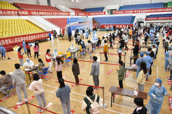 江西中医药大学湾里校区第四轮核酸检测现场
