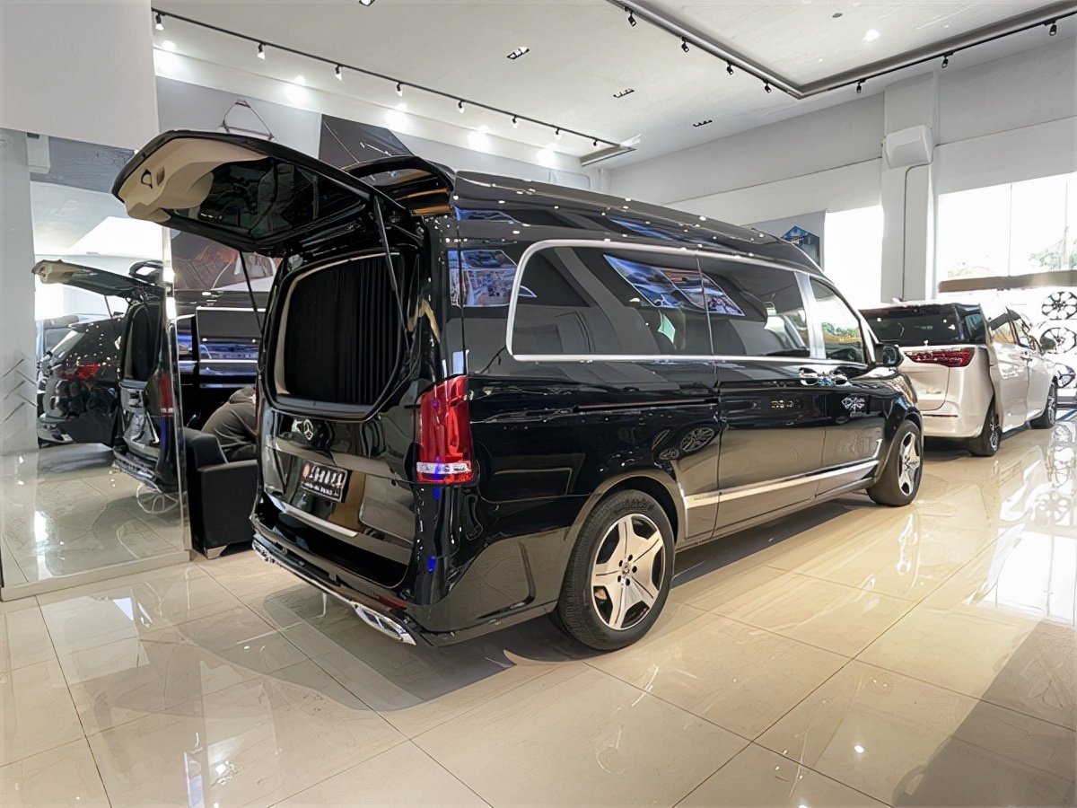 奔驰v260l商务车高顶定制升级,品质极高,上海现车直降3万