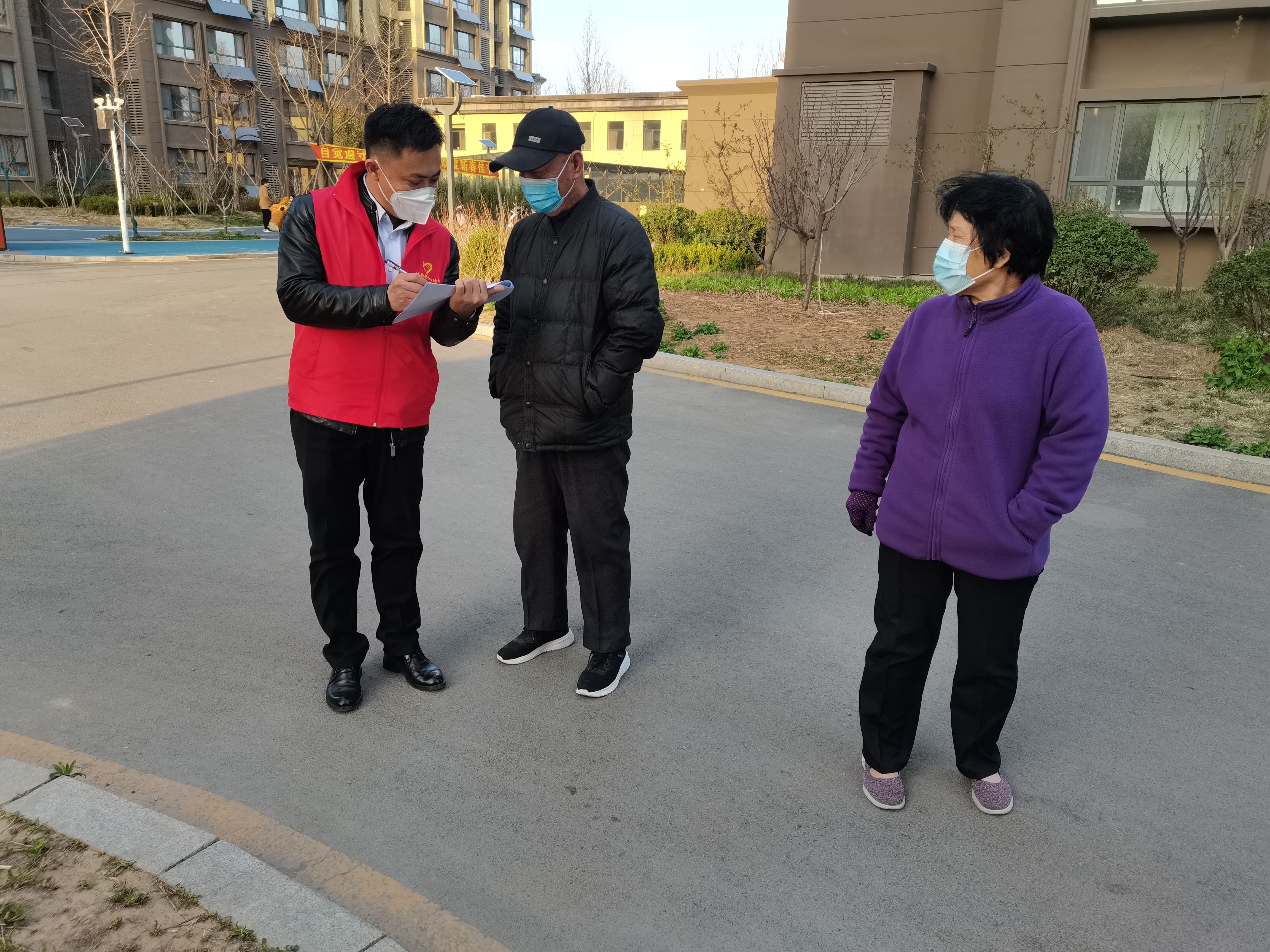 临朐县行政审批服务局副局长刘富家介绍说,为做好疫情期间的政务服务