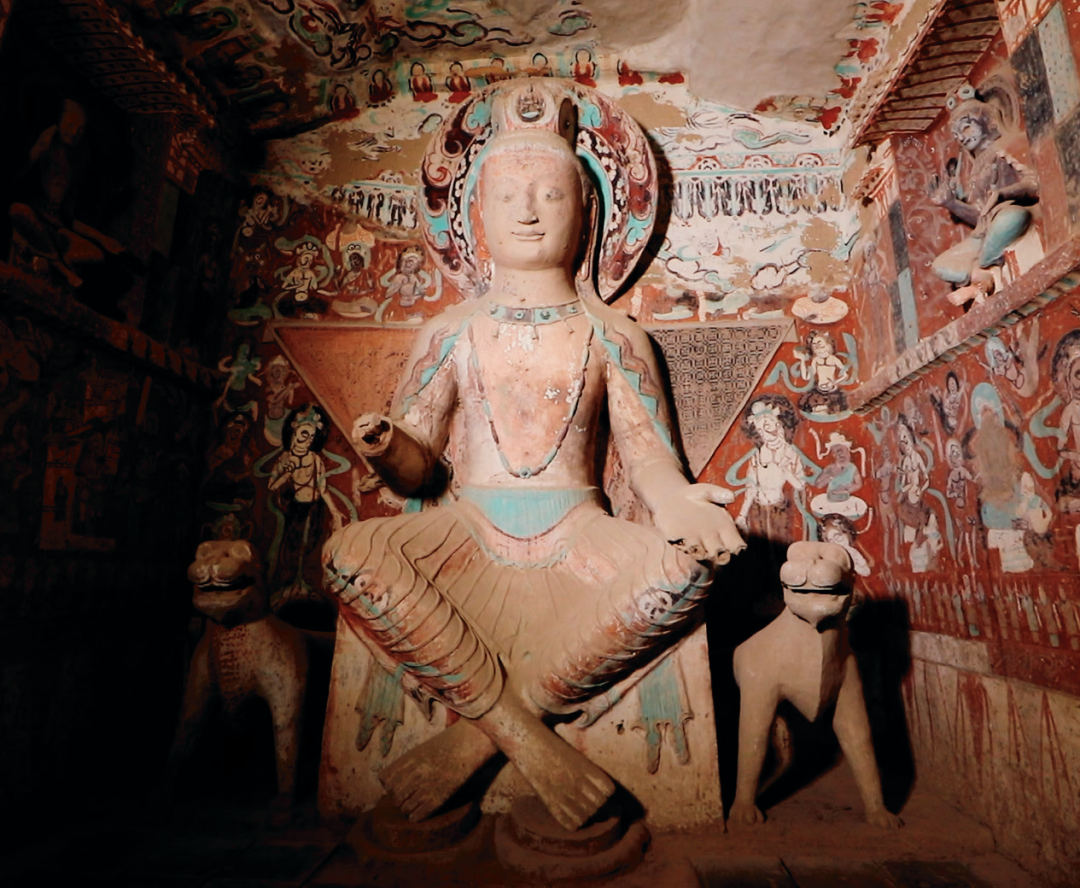 4米高的交脚弥勒塑像是敦煌早期石窟中最大的塑像.