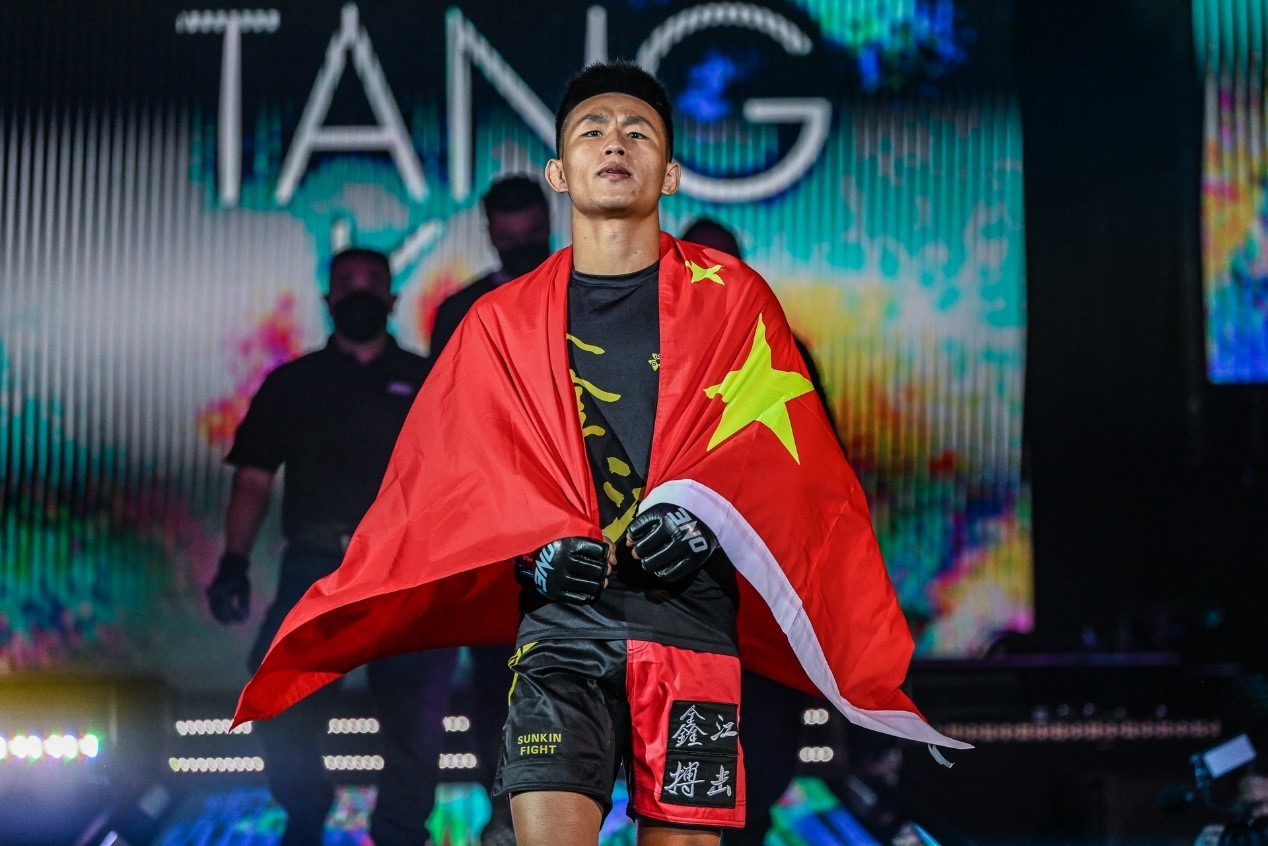 3月26日的“ONE :X”,唐凯第一回合KO金裁雄