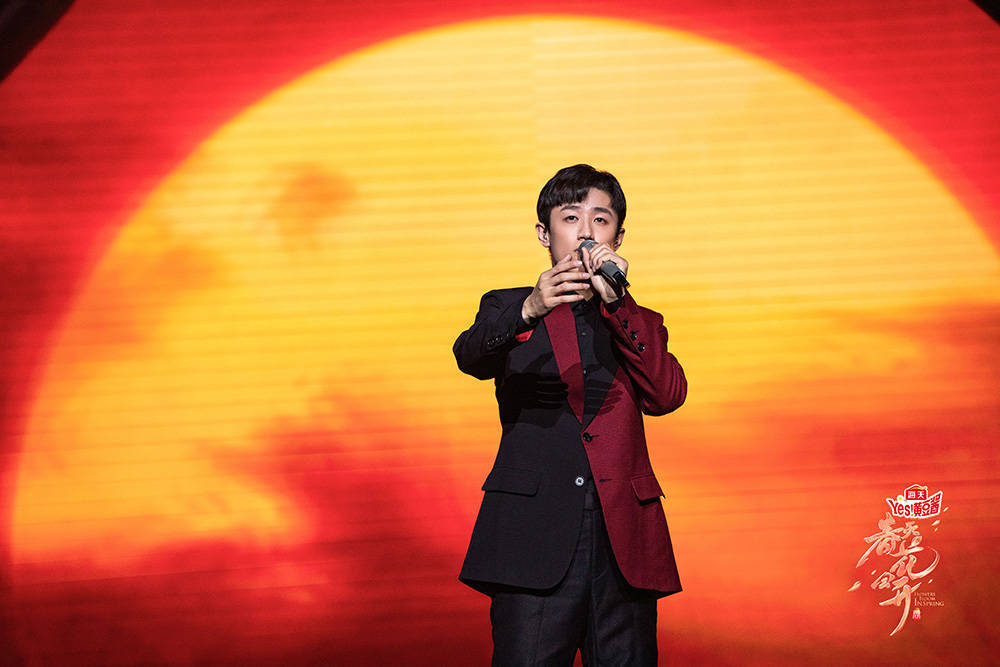 张宏宇惊艳亮相湖南卫视春天花会开男版九儿荡气回肠