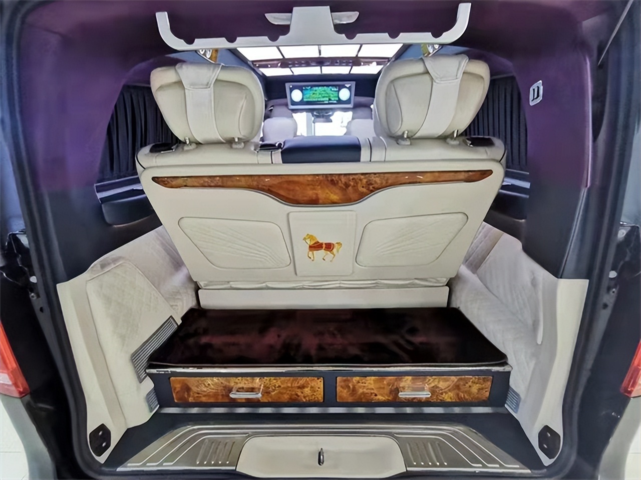 梅赛德斯-奔驰商务车，奔驰V级高顶奢华升级，上海现直降5万起