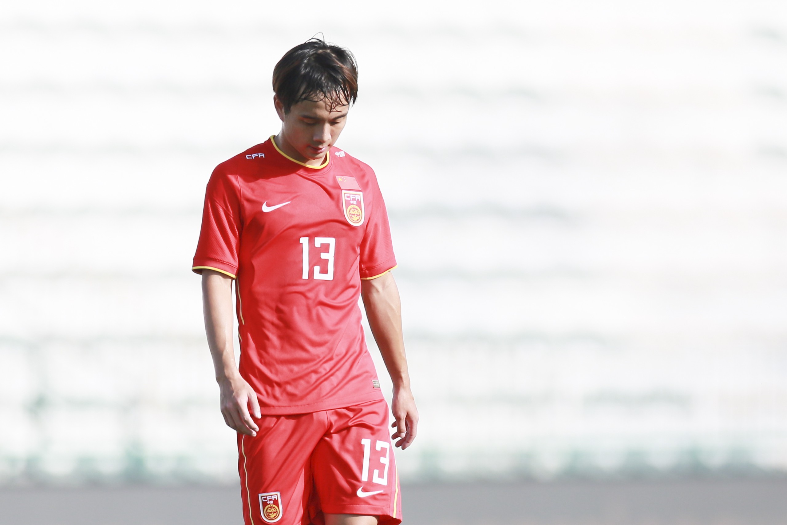 迪拜杯-U23国足0-3阿联酋U23列第4 黄嘉辉失误送礼迪力依米提送点