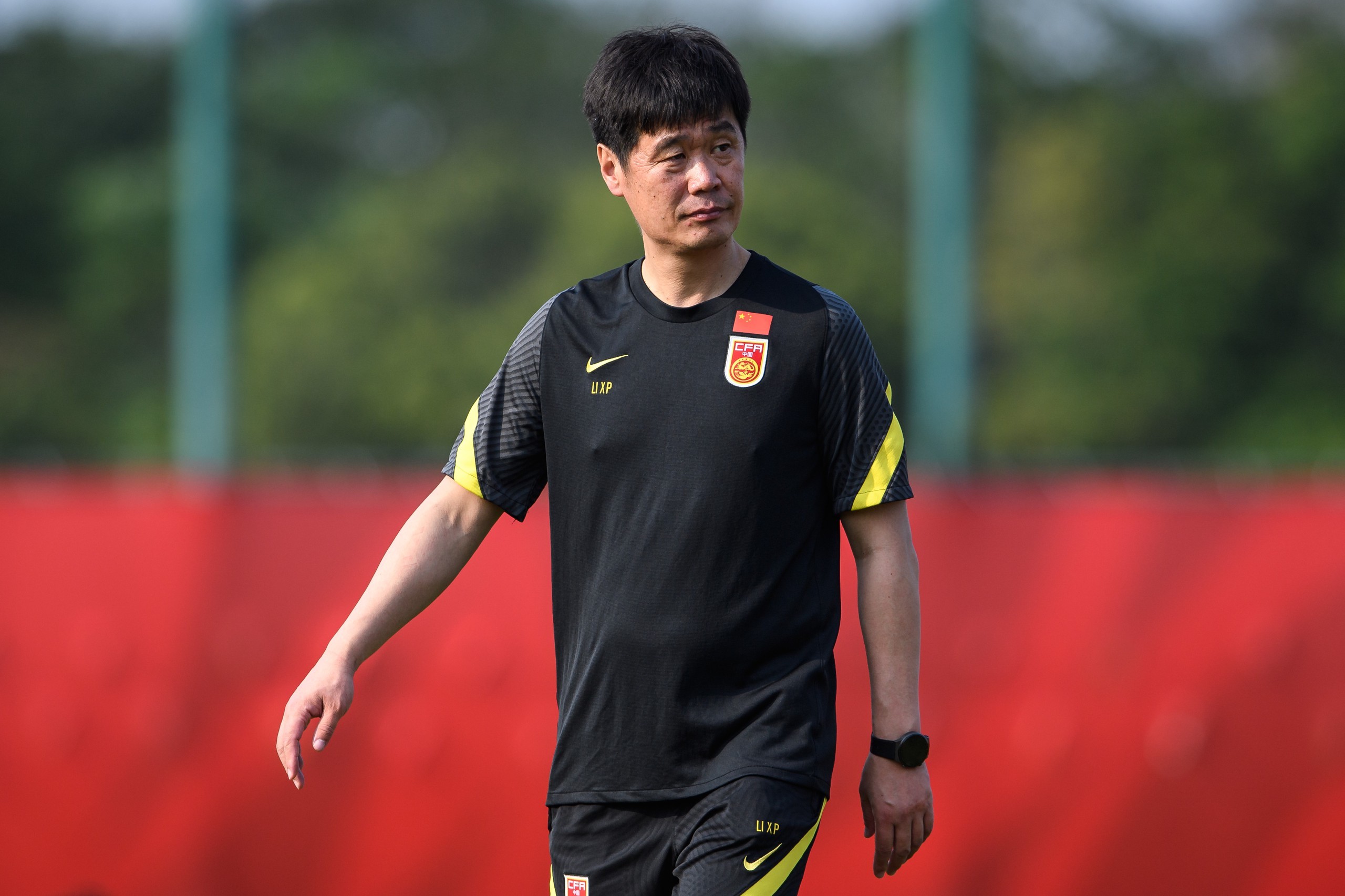 阿曼记者问为啥中国打不进世界杯 李霄鹏：实力不够