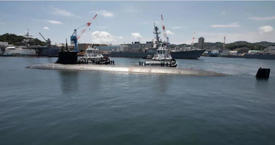 2021年7月31日，“康涅狄格”号停靠在日本横须贺港。