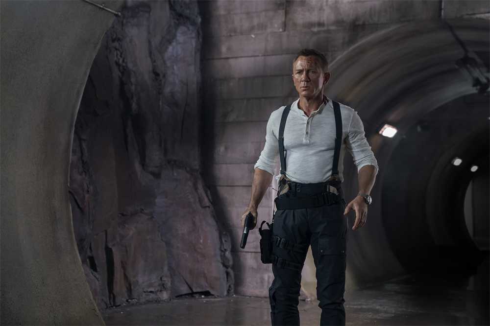 《幽灵党》献唱的主题曲《writings on the wall》,歌名出自《圣经》