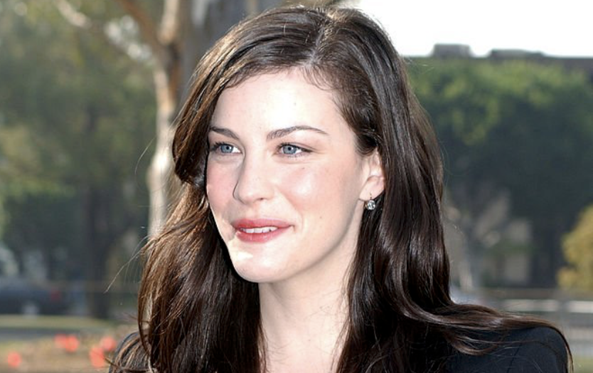 红蓝光治疗仪怎么使用考古《指环王》里的“精灵公主”丽芙·泰勒，美得惊艳！_https://www.jmylbn.com_新闻资讯_第3张