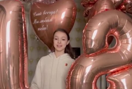 谢尔巴科娃录制18岁庆生视频 大方感谢粉丝们的祝福