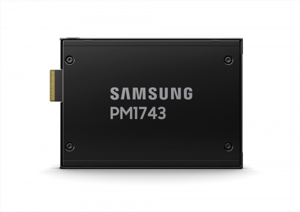 三星的 PCIe 5.0 接口 SSD，PM1743 圖片：三星