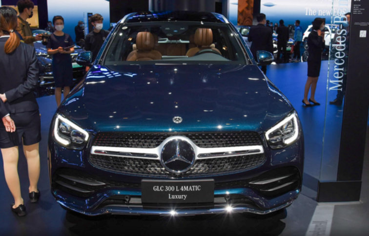 说永远爱你的人2022款奔驰glc300l