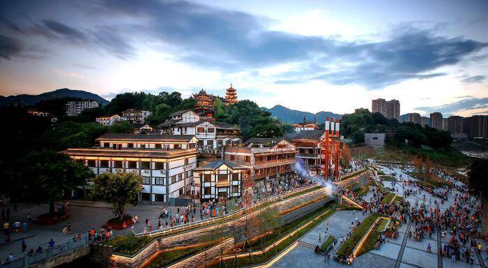 图为位于重庆的千年古镇磁器口. 重庆市住房和城乡建设委员会供图