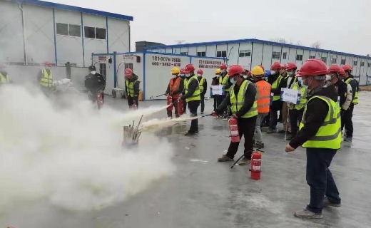 做安全消防演练