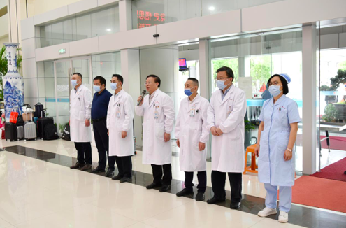 南昌大学二附院核酸采样队150人助力南昌市新一轮区域核酸检测