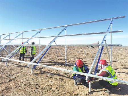法电优能(金昌)新能源有限公司100兆瓦光伏发电项目施工现场 李峰