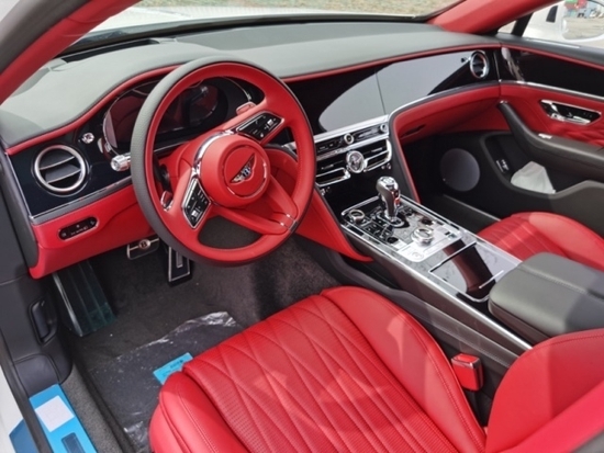 22款宾利飞驰白外热刺红内饰欧规特价