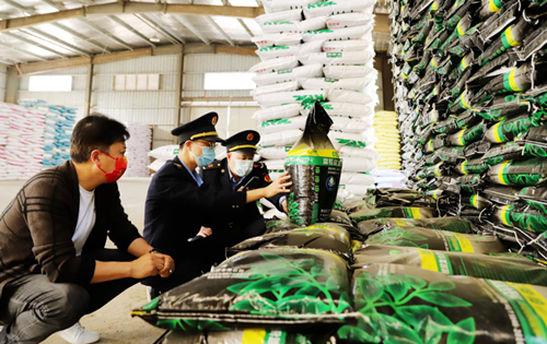 江西省市场监管局全力保障化肥、农膜等农资产品质量安全