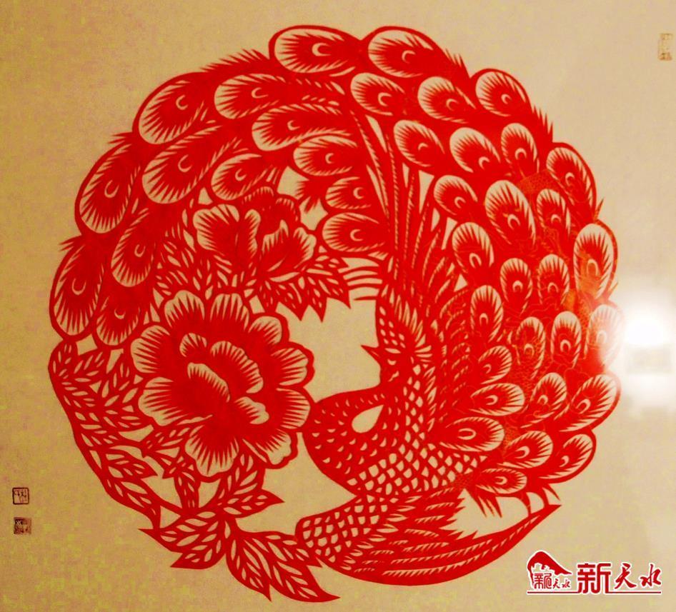 除了传统和样本剪纸作品外,近几年刘吉平还创作了红军长征过武山,武山