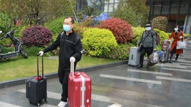 上海：对出院和解除医学观察人员 属地不得阻拦回家