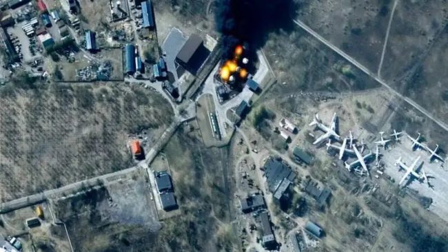 乌克兰国家紧急情况服务局：第聂伯罗机场被完全炸毁