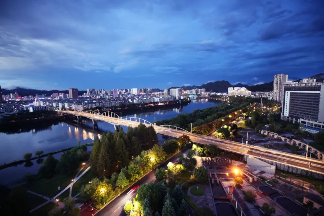 拥抱世界八面来风安徽屯溪尽显国际范