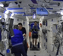 跑步机上进行运动