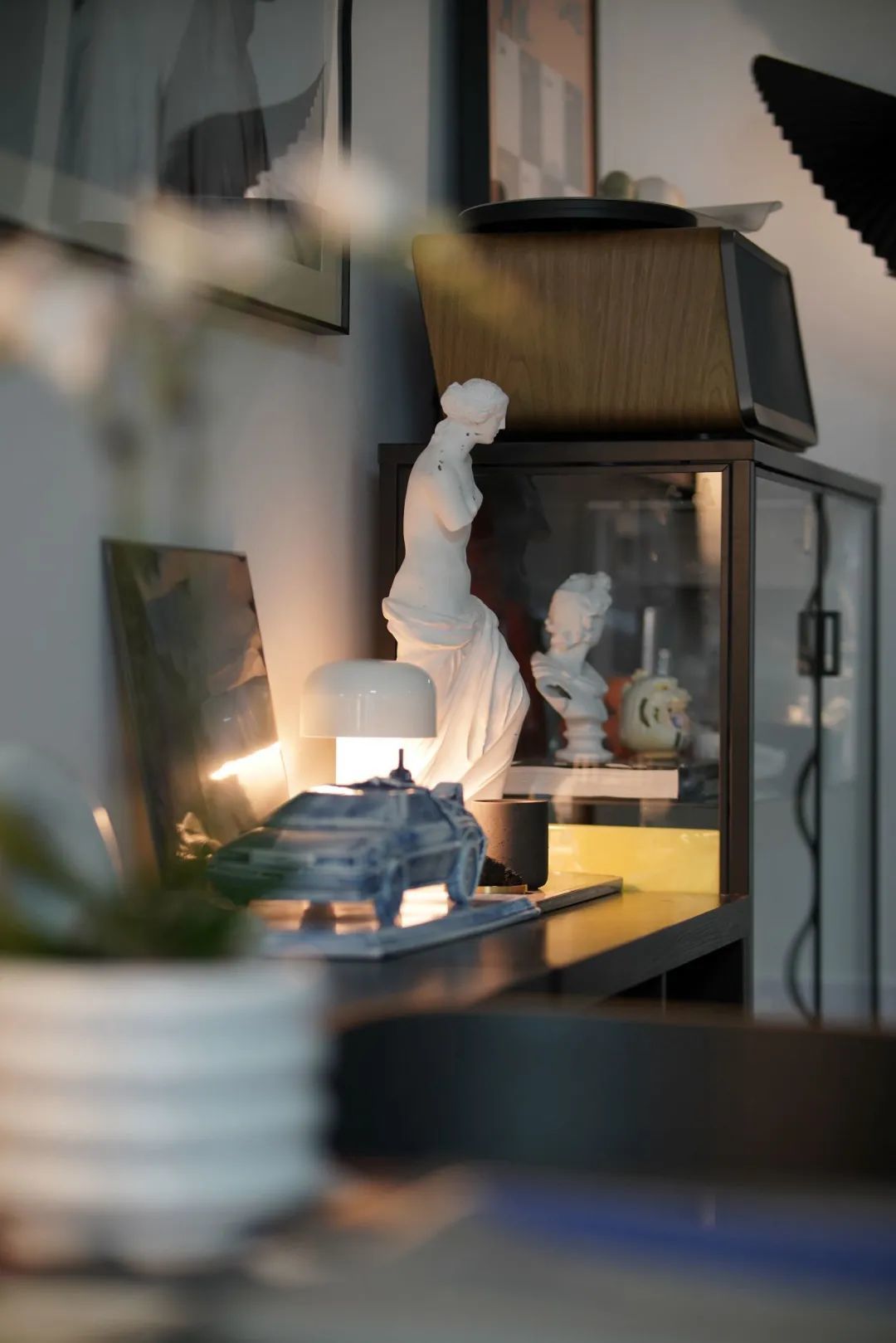 2个资深北漂女孩+6只猫的100㎡出租屋,她们把风格露营也搬进了家!