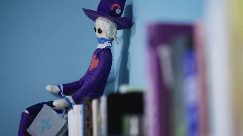 漫画家寂地曾凭借《我的路》系列风靡一时。