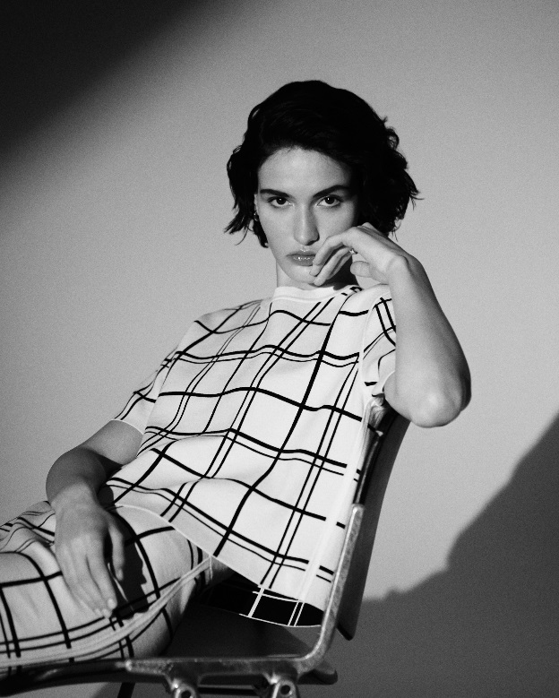 Club Monaco 2022春夏传递隽永美学 推崇精致生活 