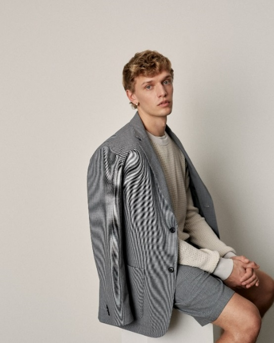 Club Monaco 2022春夏传递隽永美学 推崇精致生活 