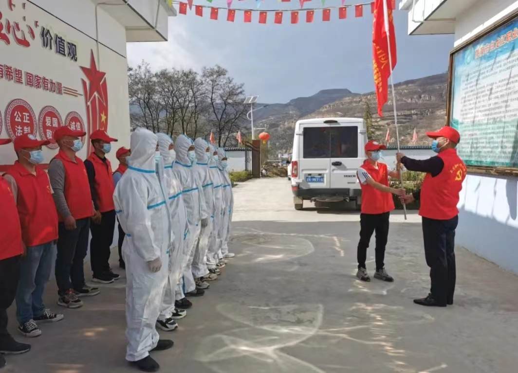 甘肃礼县百支“志愿红”绽放“疫”线