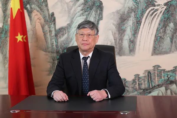 全国政协副主席、民进中央常务副主席刘新成代表民进中央以视频方式致贺词