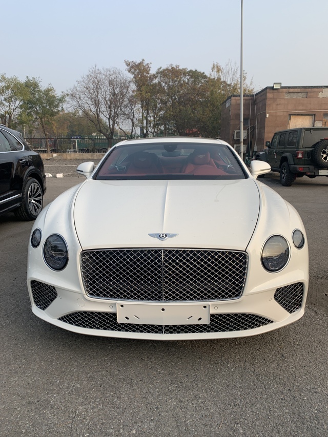 全新款宾利欧陆gt天津港40t300万起售