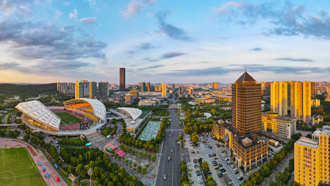 无锡江阴:全力建设天更蓝 水更清 城市更绿的现代化滨江花园城市