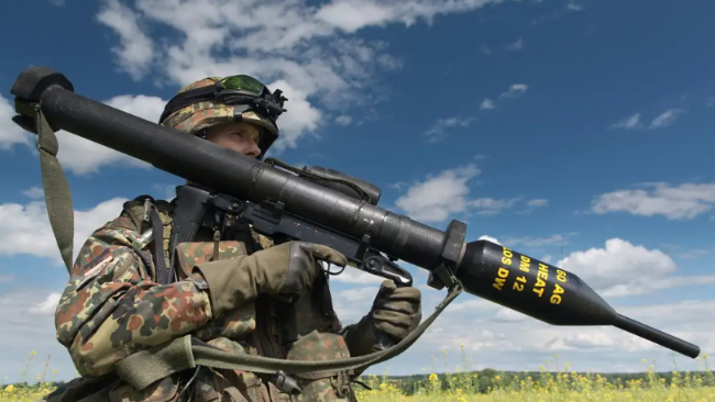 德国防部:对乌军援已达极限 必须通过军工企业交付_凤凰网