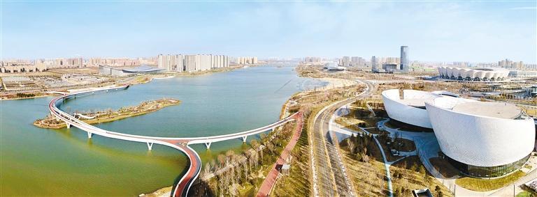 灞河边的长安书院与西安奥体中心、长安云和长安乐,勾勒出古城美丽的天际线。