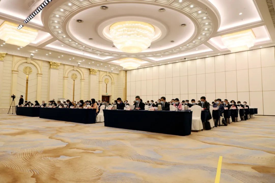 青岛市政协十四届一次会议主席团举行第二次会议