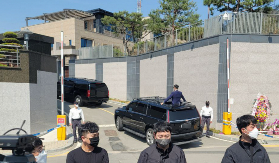 韩国新总统尹锡悦登门拜访朴槿惠现场画面曝光