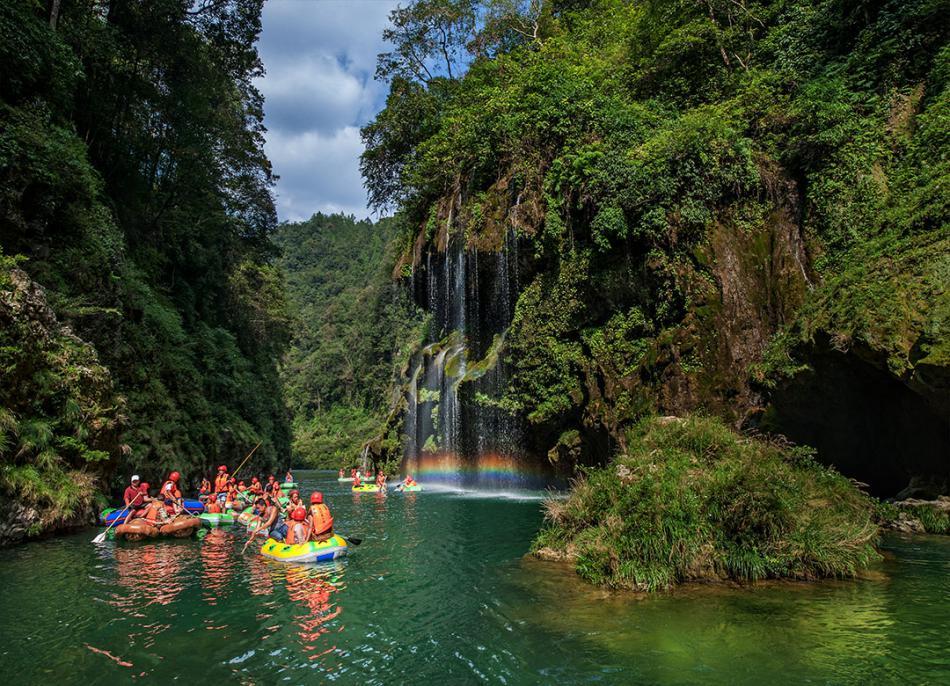 △“十里洞天”蜿蜒成碧