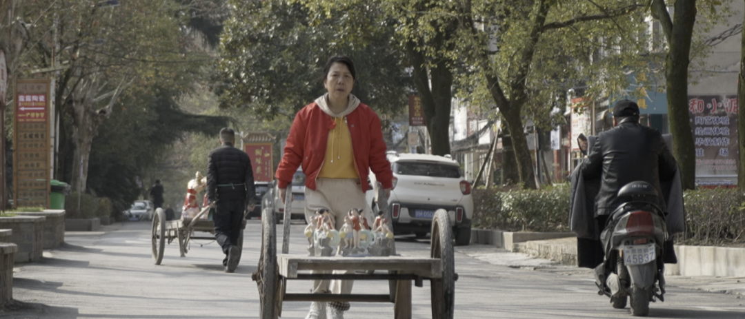 凤凰卫视《近观中国》走进景德镇 探访“洋景漂”