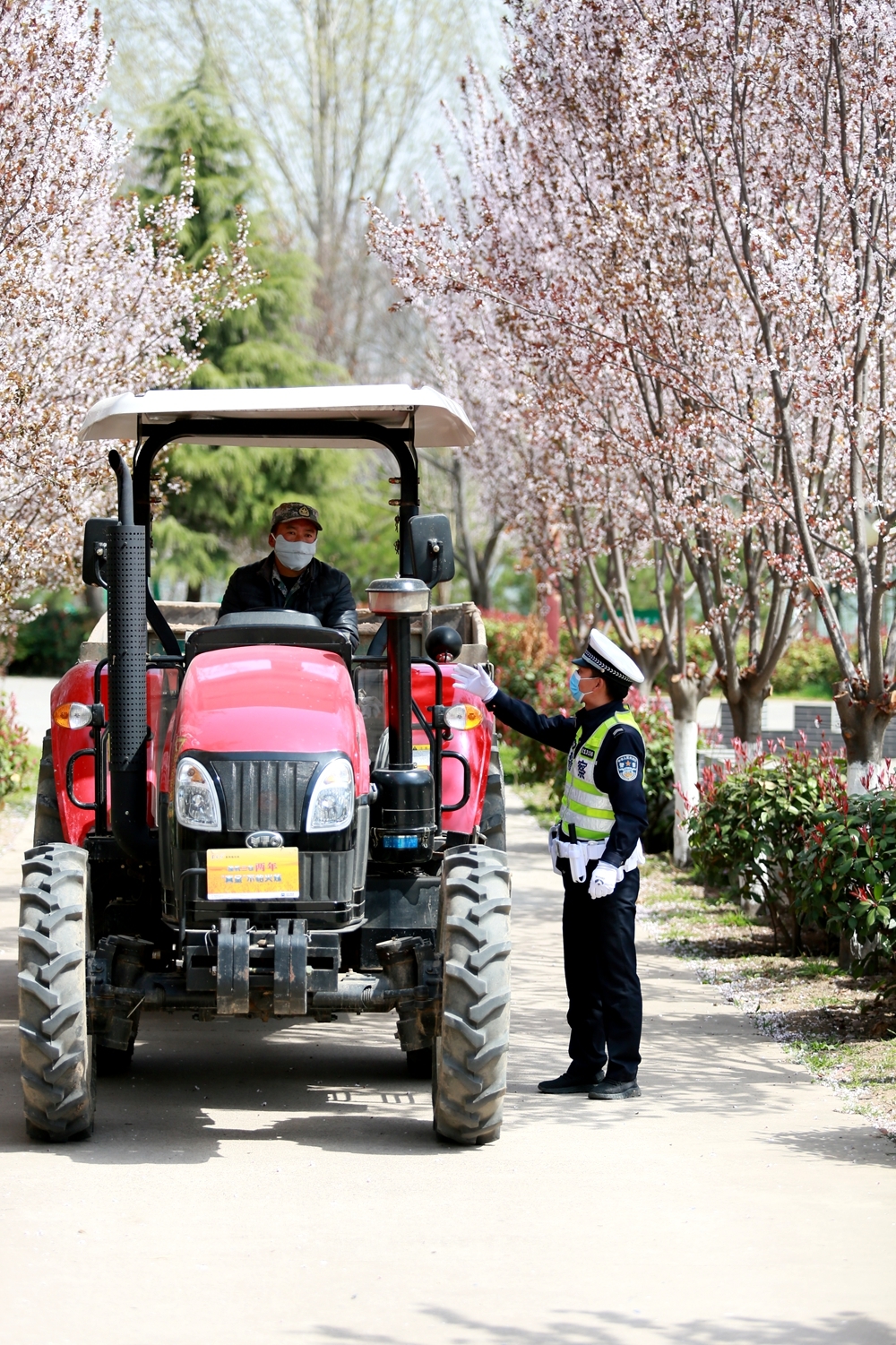即日起至月底 宝鸡市将严查摩托车、电动车农用车、拖拉机严重交通违法行为