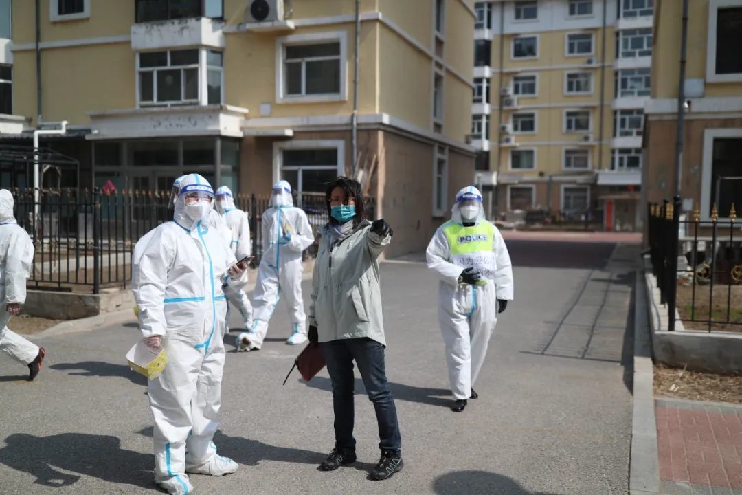 党旗飘扬筑堡垒法徽闪耀显担当四平中院抗击新一轮新冠肺炎疫情工作