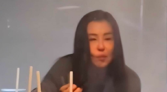 曹西平为维护王祖贤怼恶评:记住她美丽的倩影就好