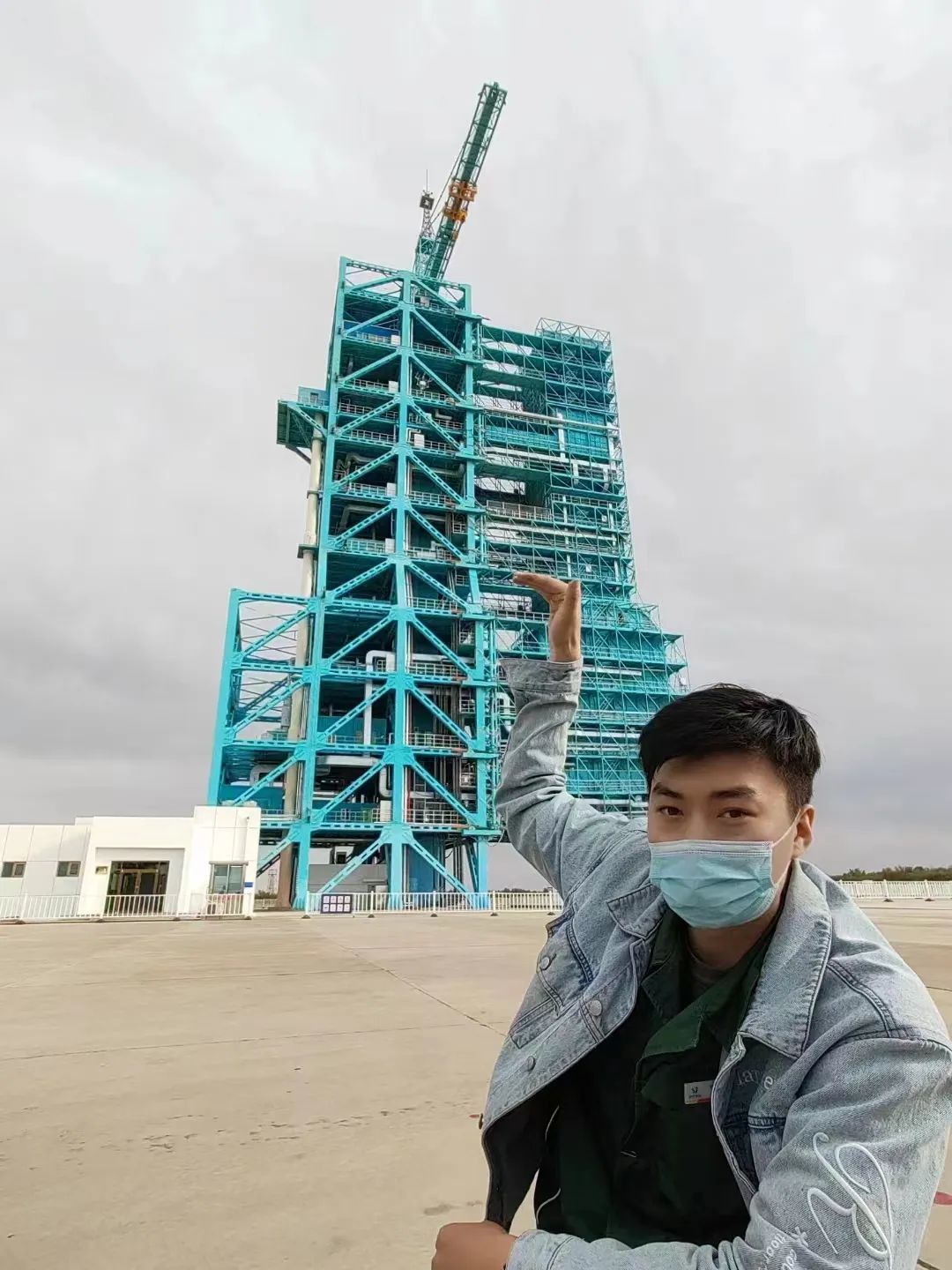 明德学院2021届毕业生—冯哲(就职于航天某发射基地)