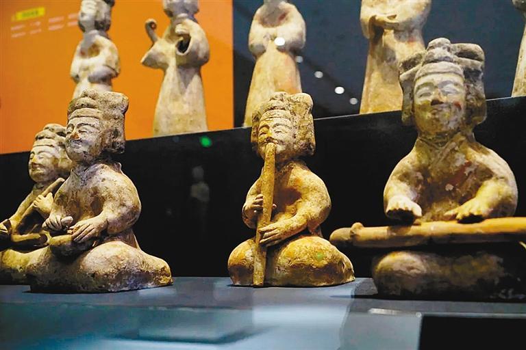 ▲乐俑组合。（陕西考古博物馆供图）