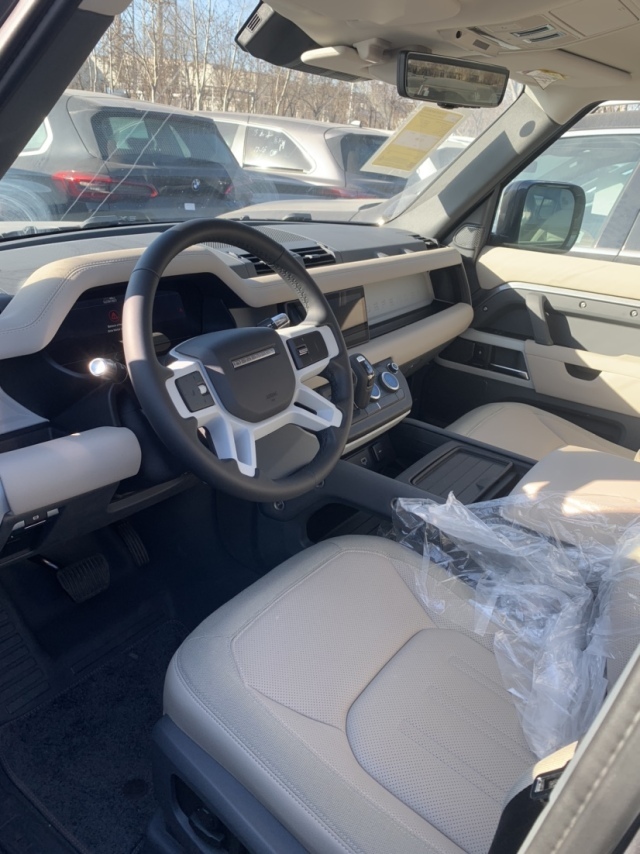 天津港2021款路虎卫士30t配置丰富价格