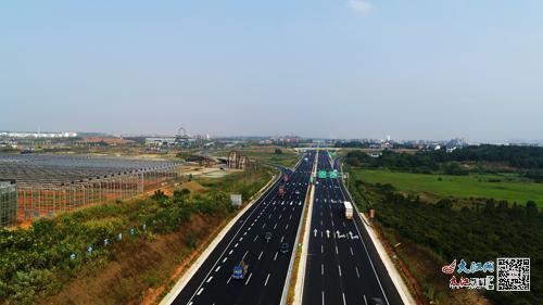 “四改八”后的昌九高速公路