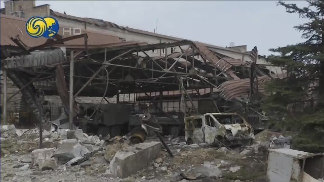 凤凰记者再访亚速钢铁厂：尸体随处可见 仅剩断壁残垣 