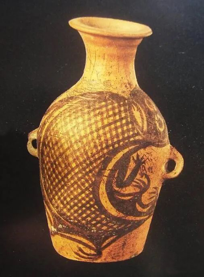 在甘肃史前彩陶上发现五千多年前伏羲人首蛇身形象
