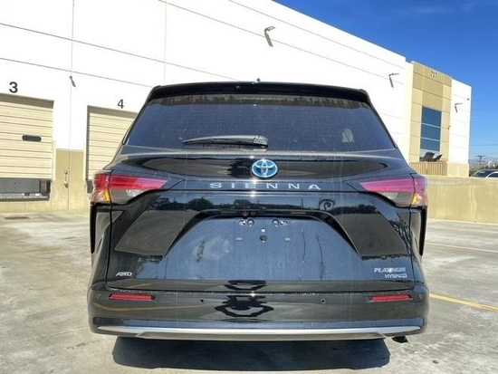 2021款丰田塞纳全球旗舰mpv30余万起售